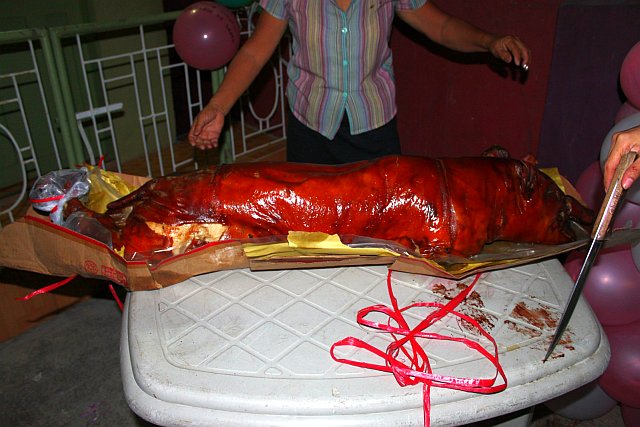 Large – Estimated No. of People: 45-55 lechon pig from cebu