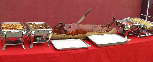 Medium – Estimated No. of People: 35-45 - Philippines lechon roasted pig